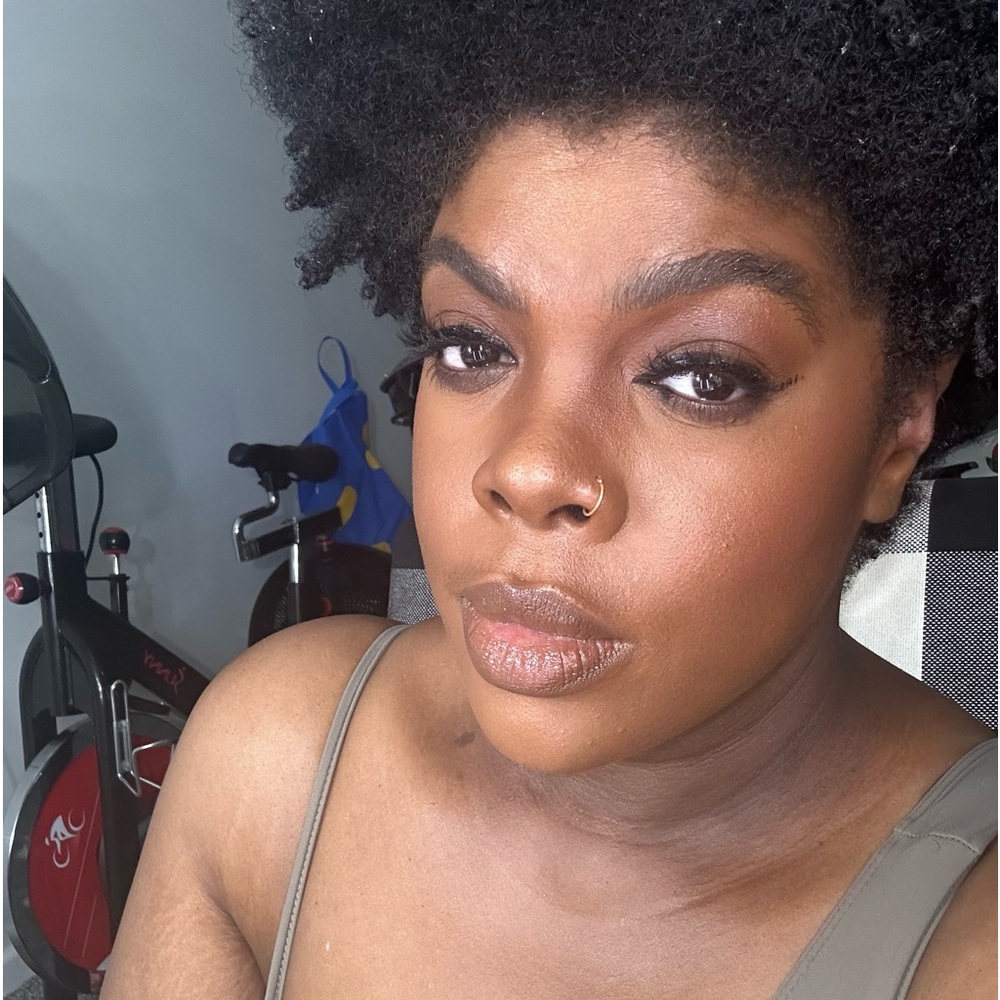Meet your Posher, Crystal